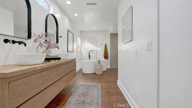 $2,000,000 | 31682 Via Coyote, Coto de Caza, CA 92679