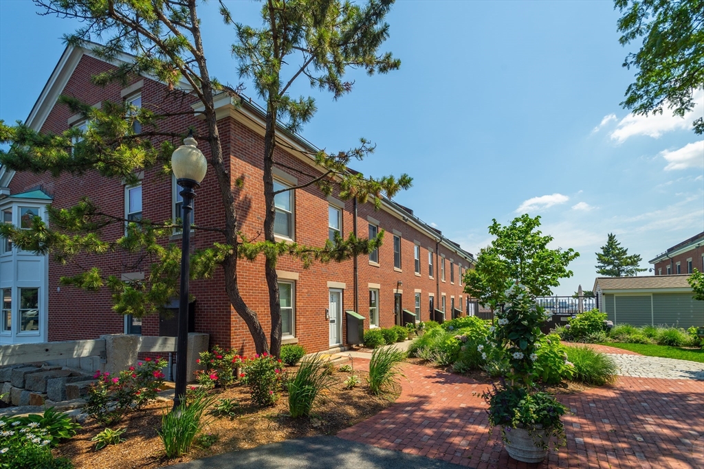 343 Commercial Street, Unit 212 Boston, MA 02109 - Photo 29 of 41