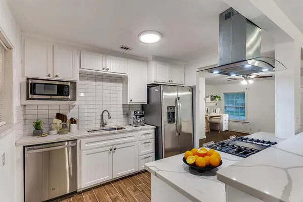 $2,850 | 4129 Winfield Avenue, Fort Worth, TX 76109
