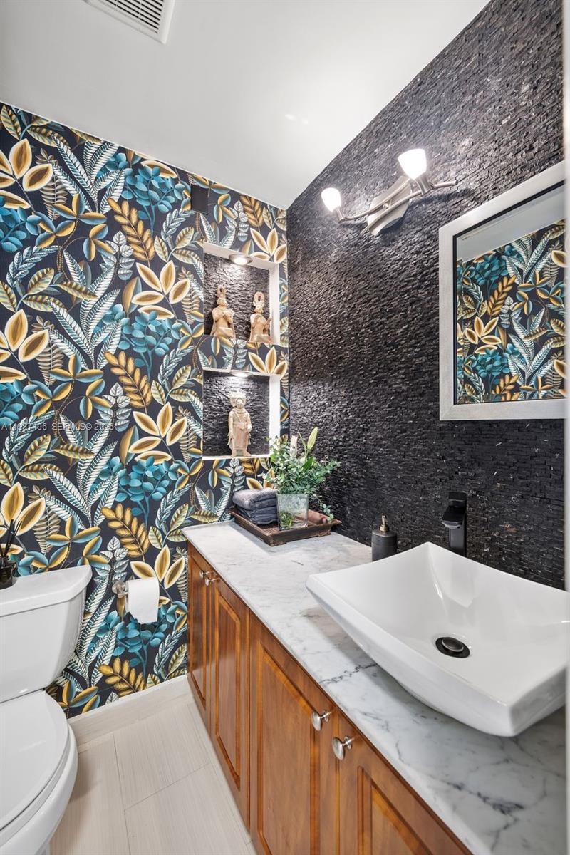 12825 Southwest 116th Street Miami, FL 33186 - Photo 14 of 64 1/2 Bathroom Powder Room
