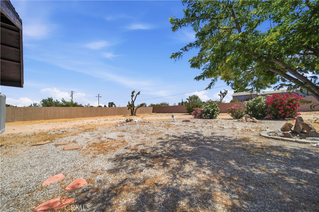 18405 Owatonna Road Apple Valley, CA 92307 - Photo 36 of 41