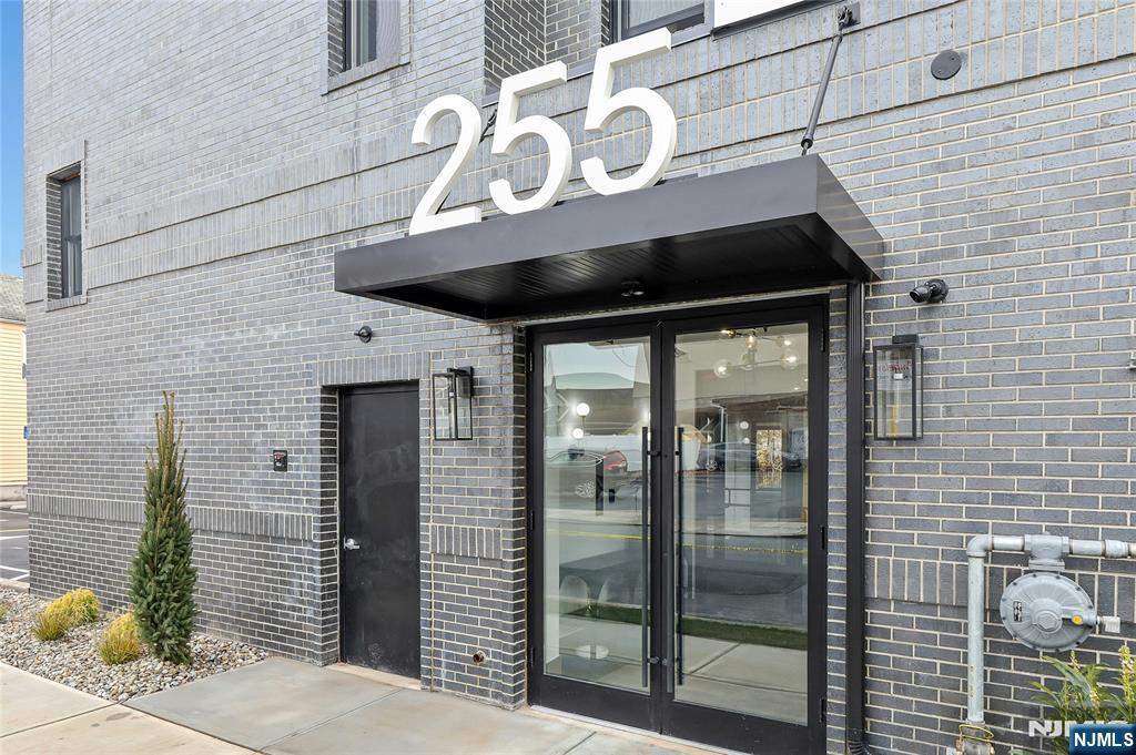 255 Ridge Road, Unit 301 Lyndhurst, NJ 07071 - Photo 4 of 24