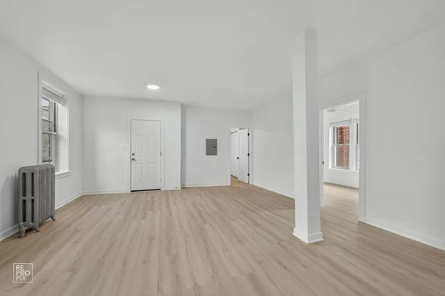 $2,495 | 6969 North Bell Avenue, Unit 1, Chicago, IL 60645