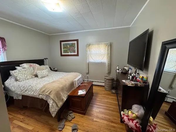 $2,350 | 223 Hudson Street, Unit 2, Cornwall-on-Hudson, NY 12520