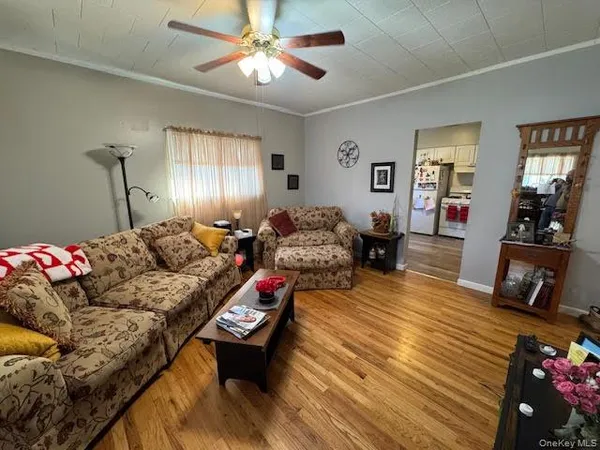 $2,350 | 223 Hudson Street, Unit 2, Cornwall-on-Hudson, NY 12520