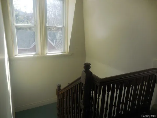 $2,350 | 223 Hudson Street, Unit 2, Cornwall-on-Hudson, NY 12520