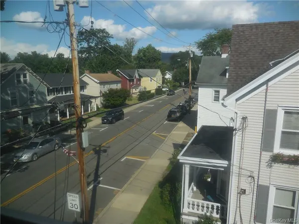 $2,350 | 223 Hudson Street, Unit 2, Cornwall-on-Hudson, NY 12520