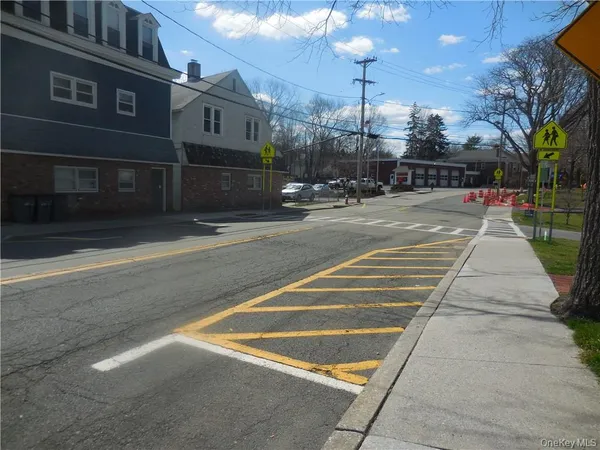 $2,350 | 223 Hudson Street, Unit 2, Cornwall-on-Hudson, NY 12520