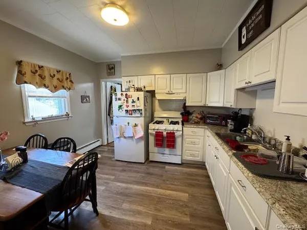 $2,350 | 223 Hudson Street, Unit 2, Cornwall-on-Hudson, NY 12520
