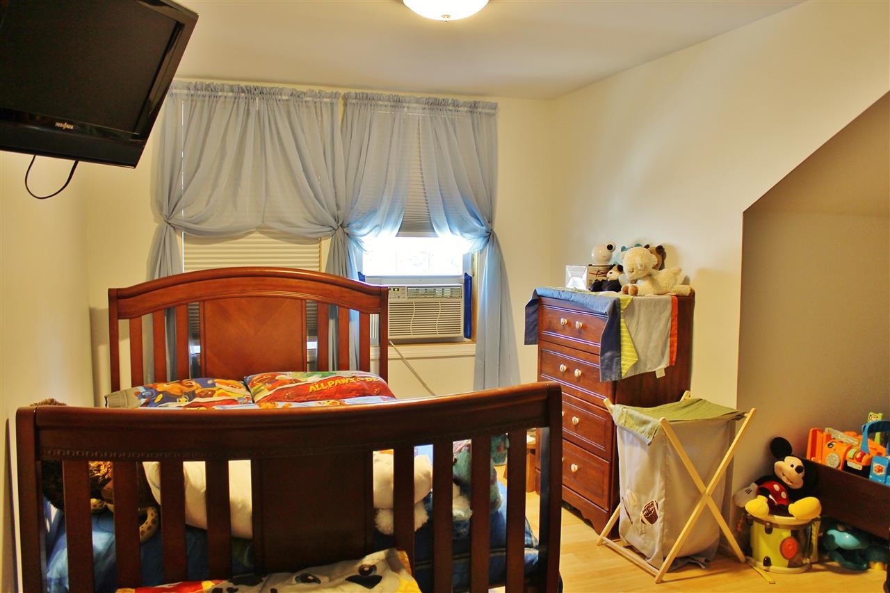 128 Mammoth Road Manchester, NH 03103 - Photo 17 of 24