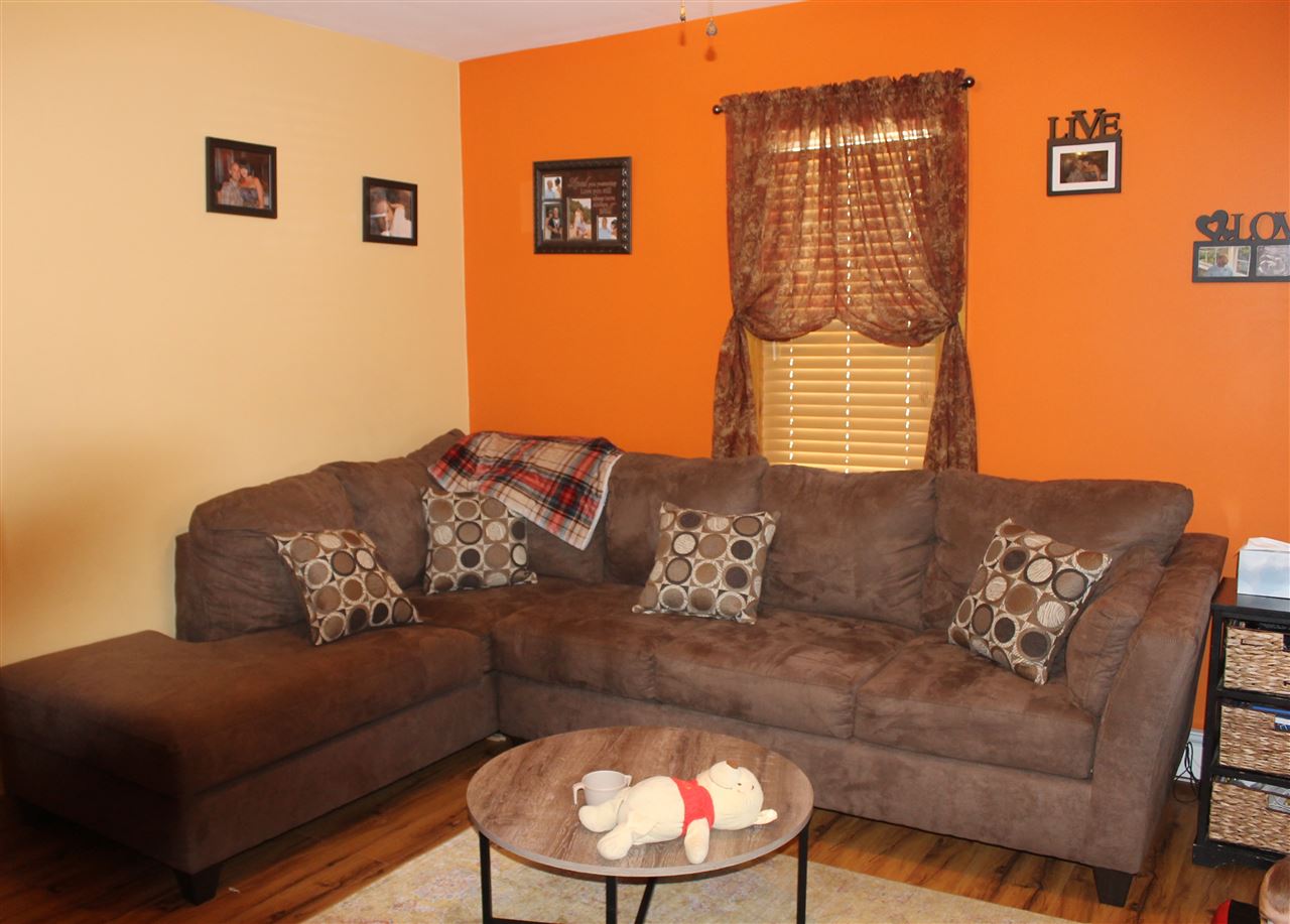 128 Mammoth Road Manchester, NH 03103 - Photo 4 of 24