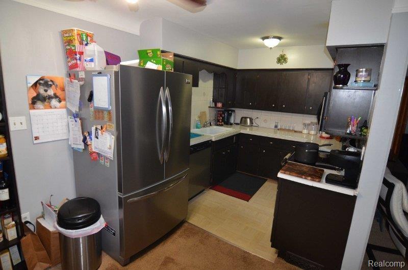521 1st Street Rochester, MI 48307 - Photo 9 of 17 Kitchen (800x530).jpg