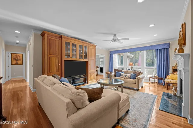 $499,990 | 202 Geneva Court, New Bern, NC 28562