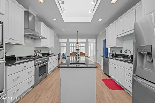 $499,990 | 202 Geneva Court, New Bern, NC 28562