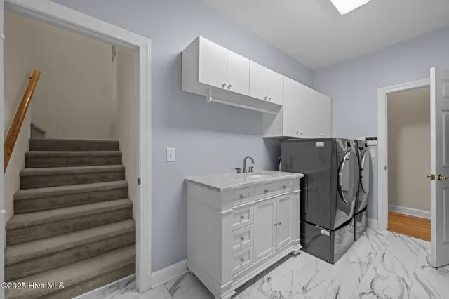 $499,990 | 202 Geneva Court, New Bern, NC 28562