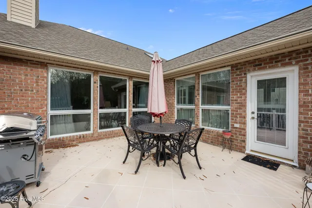 $499,990 | 202 Geneva Court, New Bern, NC 28562