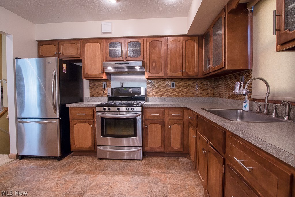 17901 Nottingham Road Cleveland, OH 44119 - Photo 5 of 35 Gallery Image 5