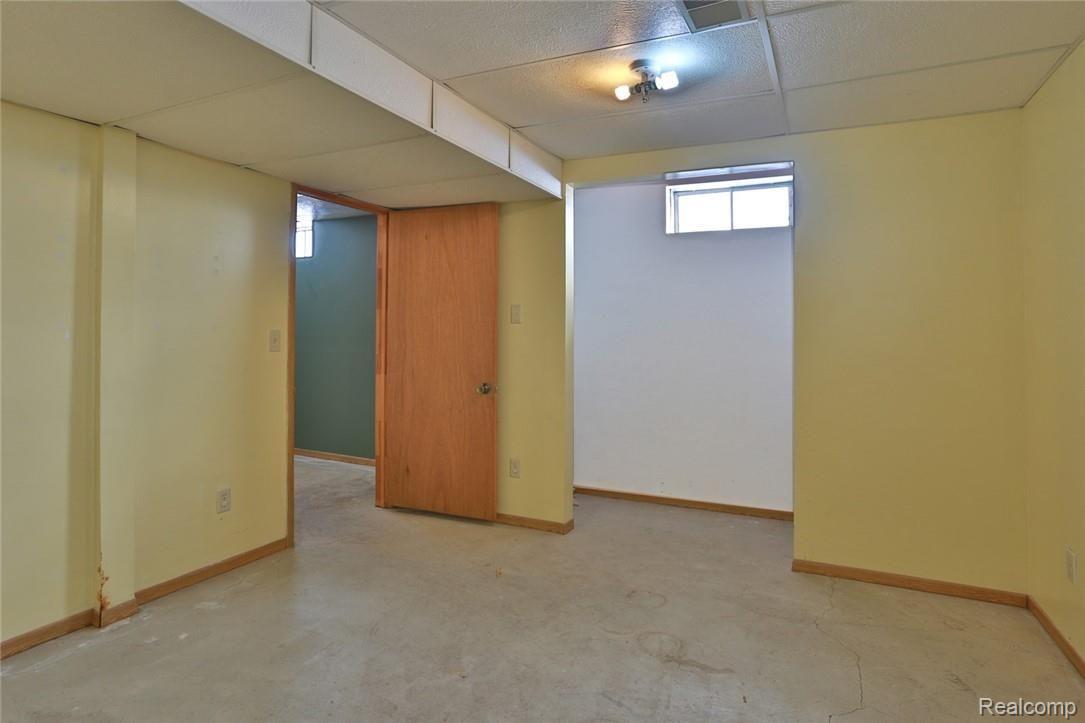 7042 Brophy Road Howell, MI 48855 - Photo 26 of 28 2B8A8216.jpg