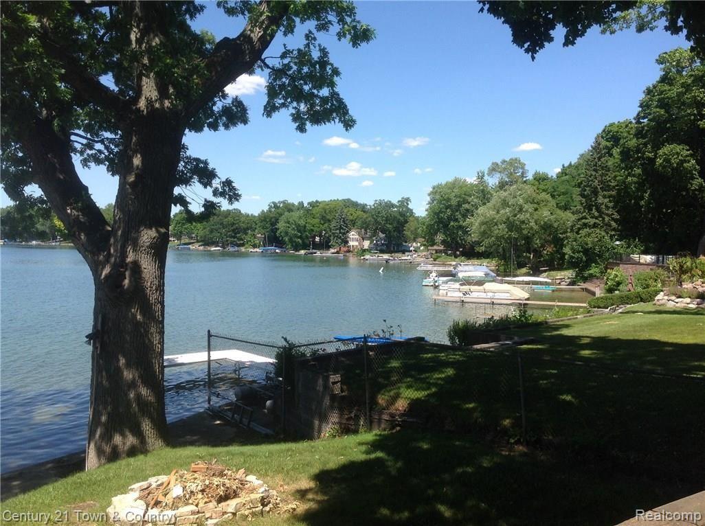 6646 Hatchery Road Waterford, MI 48329 - Photo 2 of 27 image(8).jpg