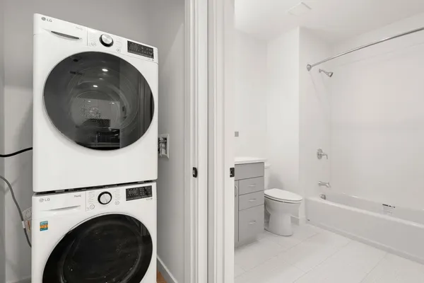 $4,100 | 40 Centre Street, Unit J506, Brookline, MA 02446