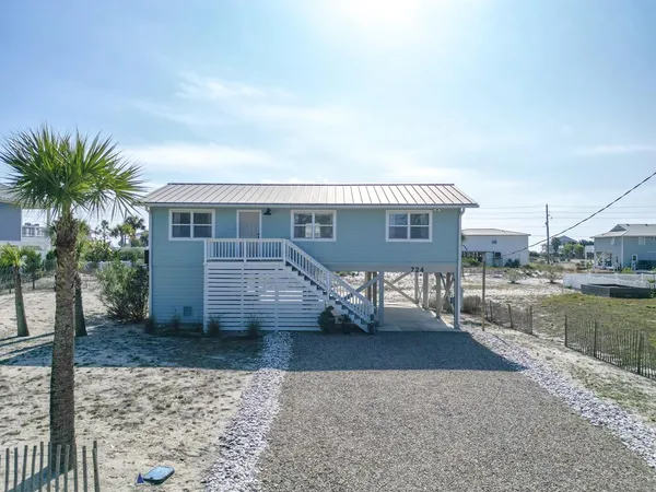 $675,000 | 724 East Pine Avenue, Eastpoint, FL 32328