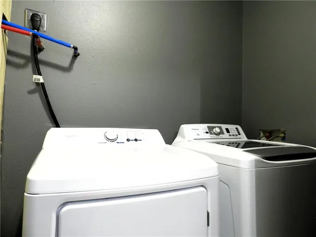 $1,800 | 4537 Canal Street, Unit B, New Orleans, LA 70119