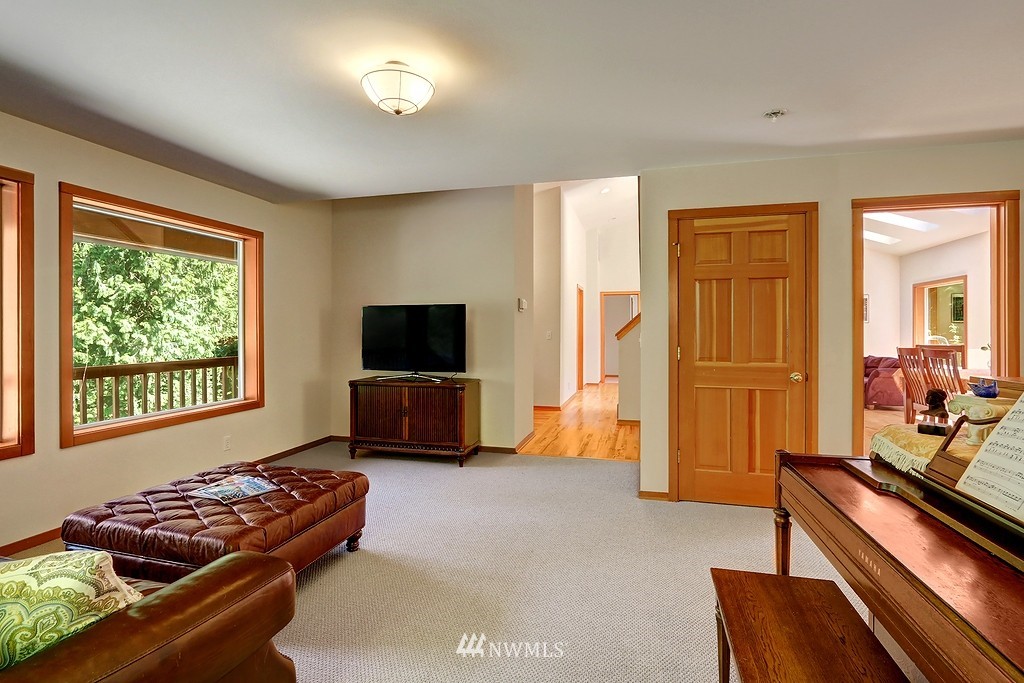7818 Springridge Road Northeast Bainbridge Island, WA 98110 - Photo 13 of 25 Gallery Image 13