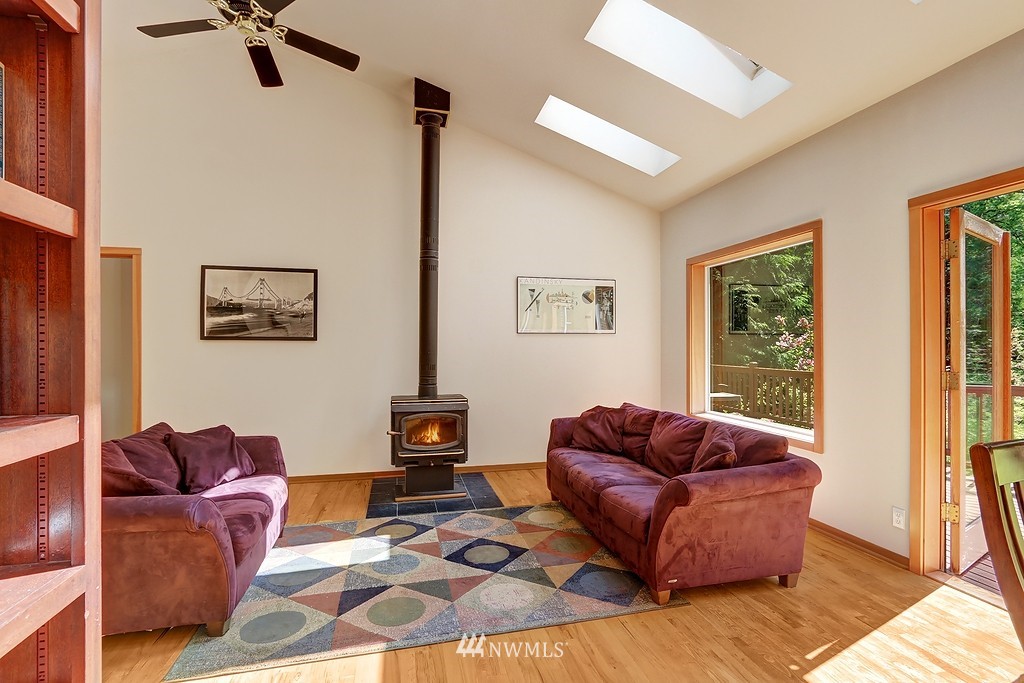 7818 Springridge Road Northeast Bainbridge Island, WA 98110 - Photo 15 of 25 Gallery Image 15