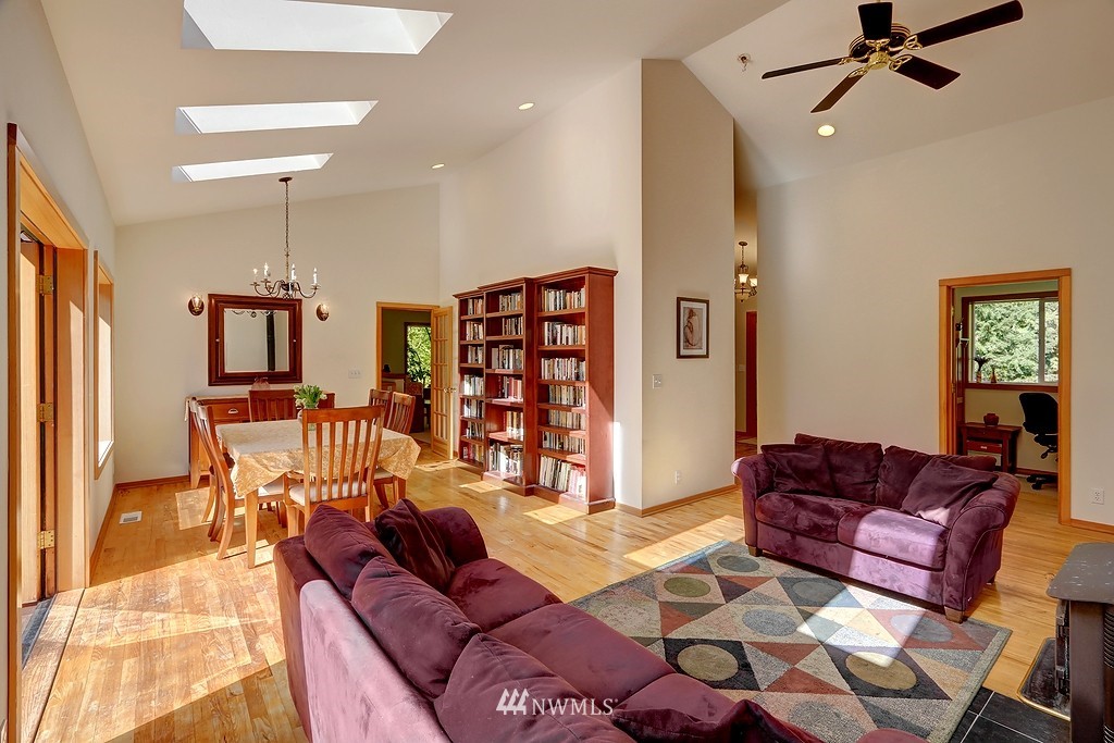 7818 Springridge Road Northeast Bainbridge Island, WA 98110 - Photo 17 of 25 Gallery Image 17