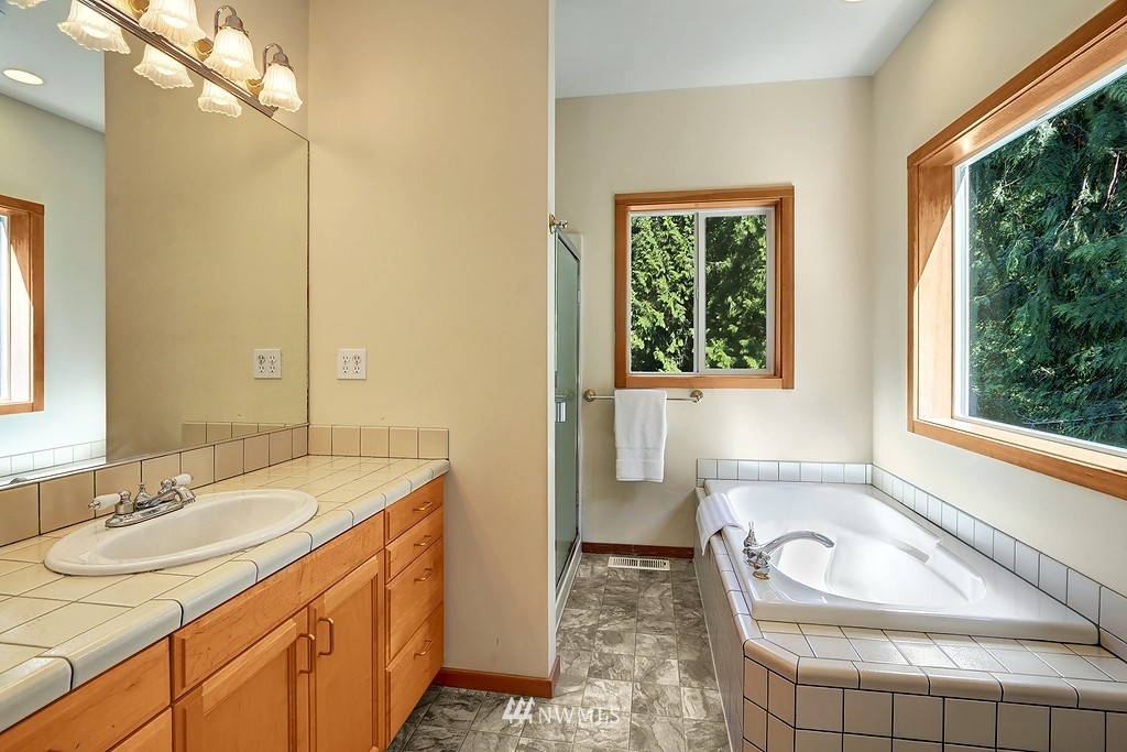 7818 Springridge Road Northeast Bainbridge Island, WA 98110 - Photo 21 of 25 Gallery Image 21