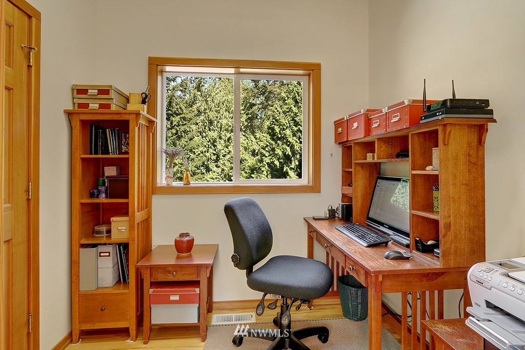 7818 Springridge Road Northeast Bainbridge Island, WA 98110 - Photo 22 of 25 Gallery Image 22