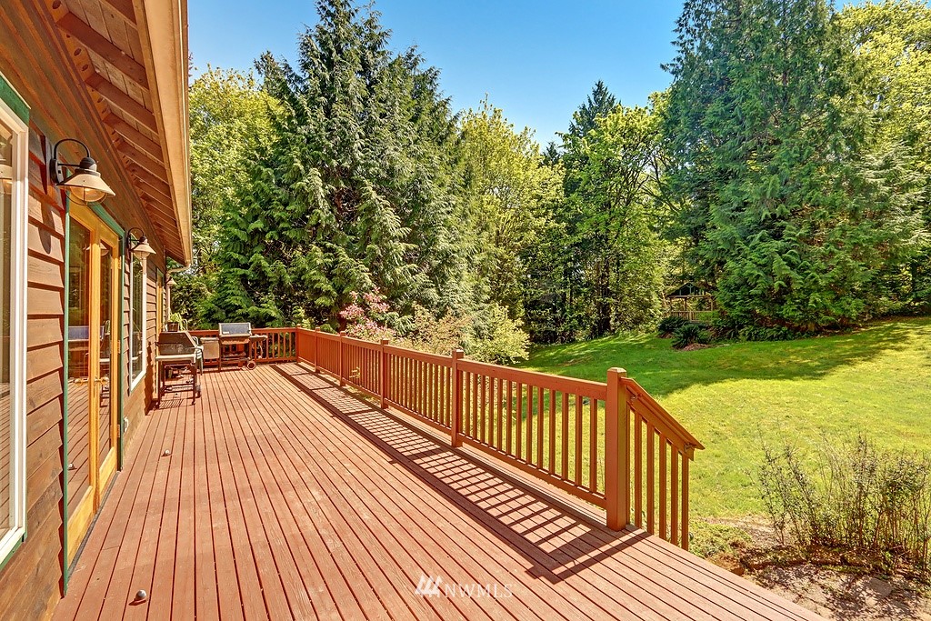7818 Springridge Road Northeast Bainbridge Island, WA 98110 - Photo 4 of 25 Gallery Image 4