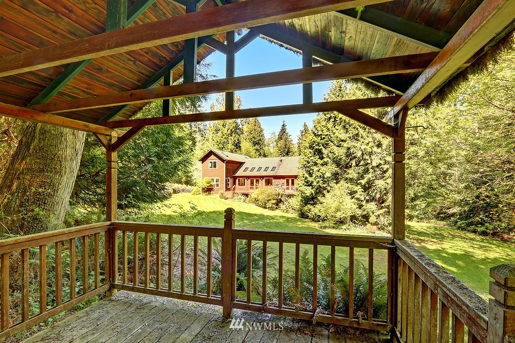 7818 Springridge Road Northeast Bainbridge Island, WA 98110 - Photo 5 of 25 Gallery Image 5