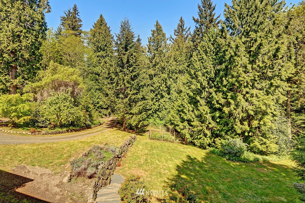 7818 Springridge Road Northeast Bainbridge Island, WA 98110 - Photo 6 of 25 Gallery Image 6