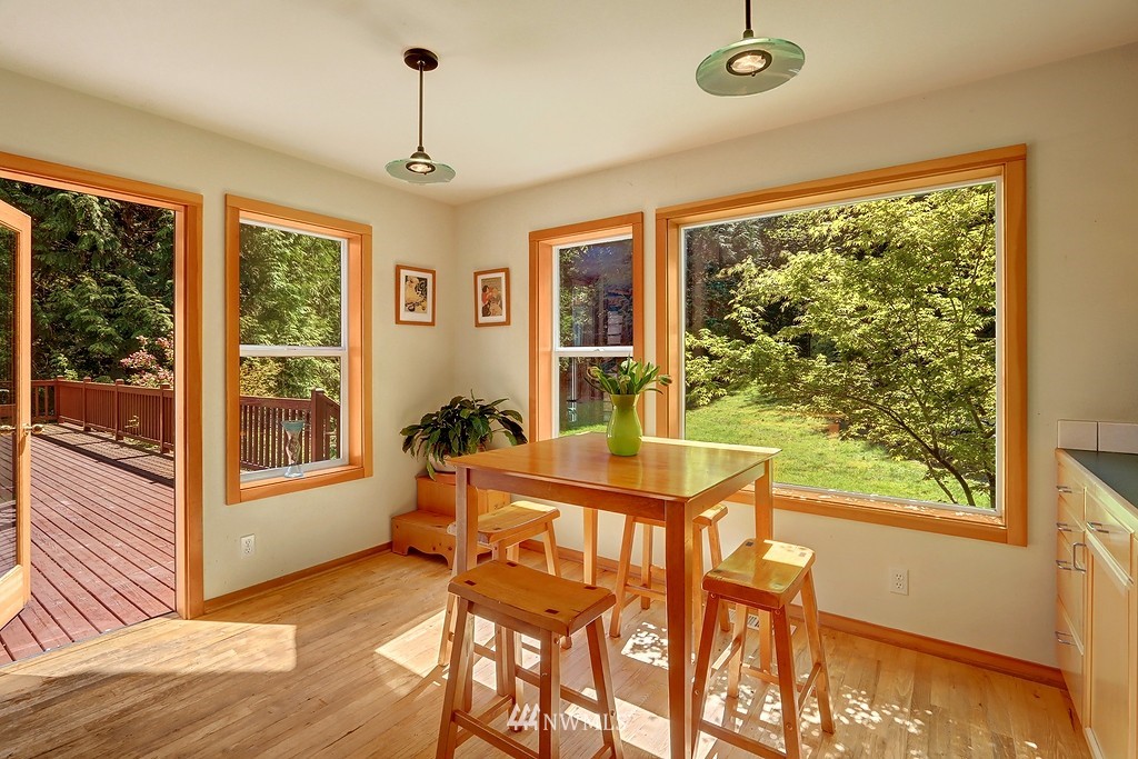 7818 Springridge Road Northeast Bainbridge Island, WA 98110 - Photo 9 of 25 Gallery Image 9