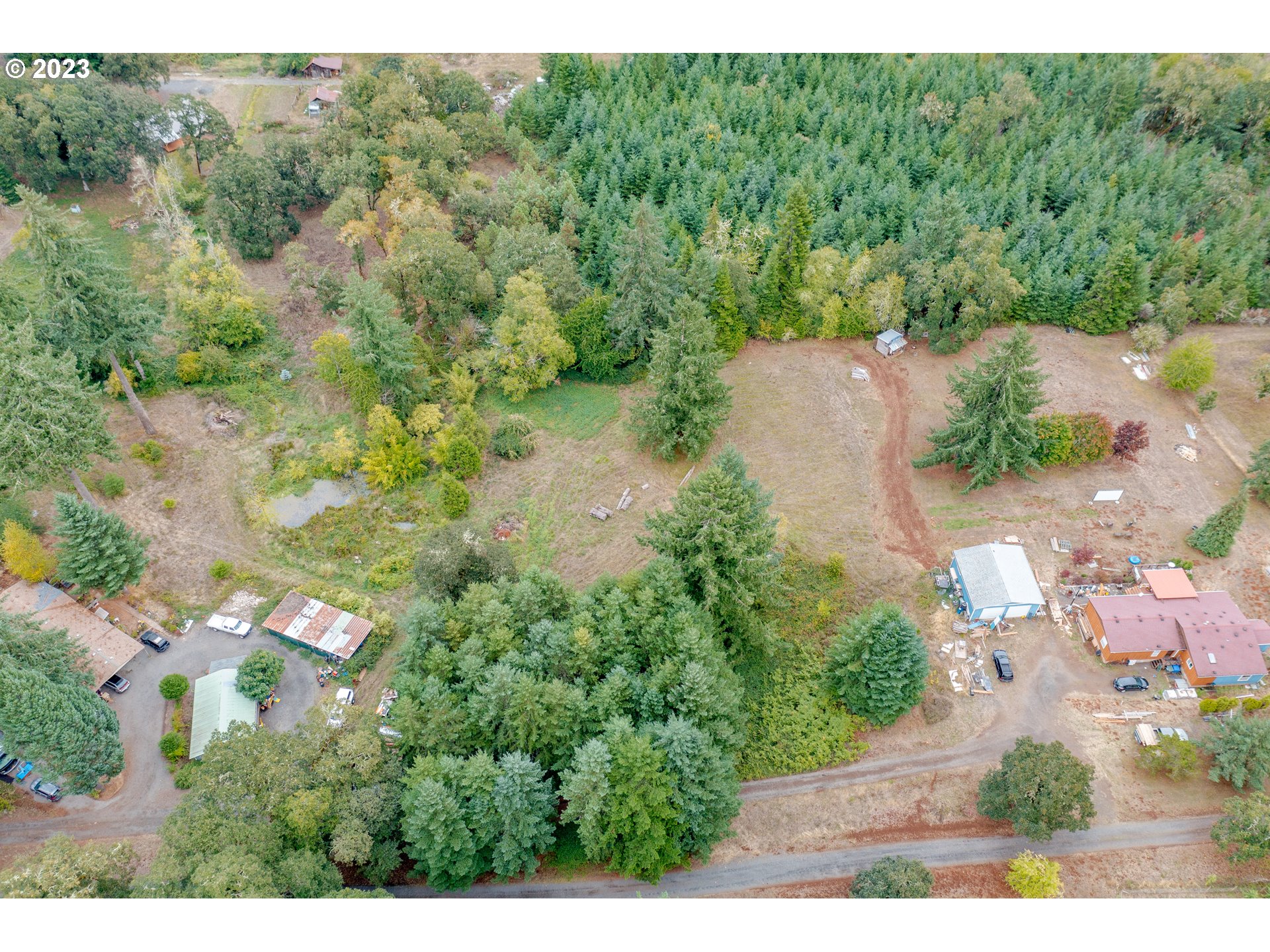 27471 Fern Ridge Road Sweet Home, OR 97386 - Photo 3 of 14 a view of a yard