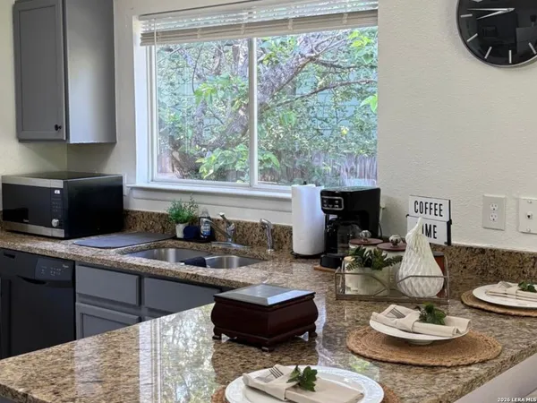 $2,000 | 7306 Huntwood Circle, San Antonio, TX 78249