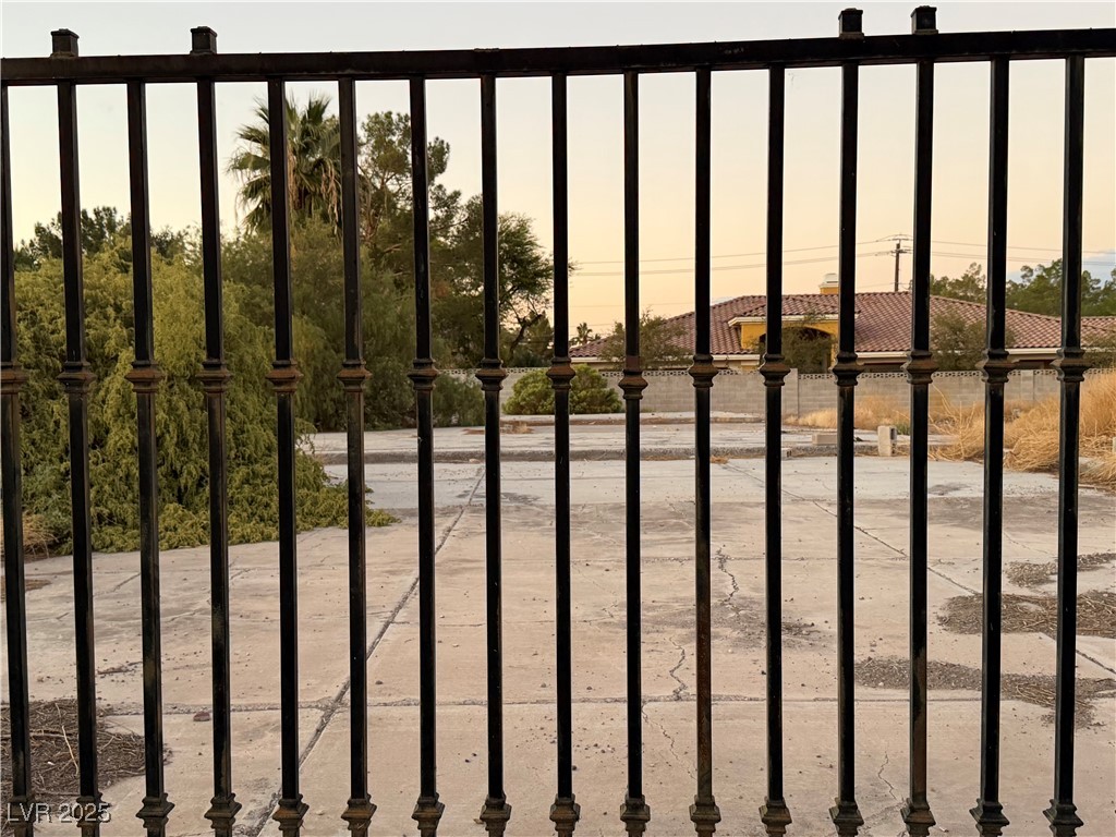 6690 South Pecos Road Las Vegas, NV 89120 - Photo 3 of 21