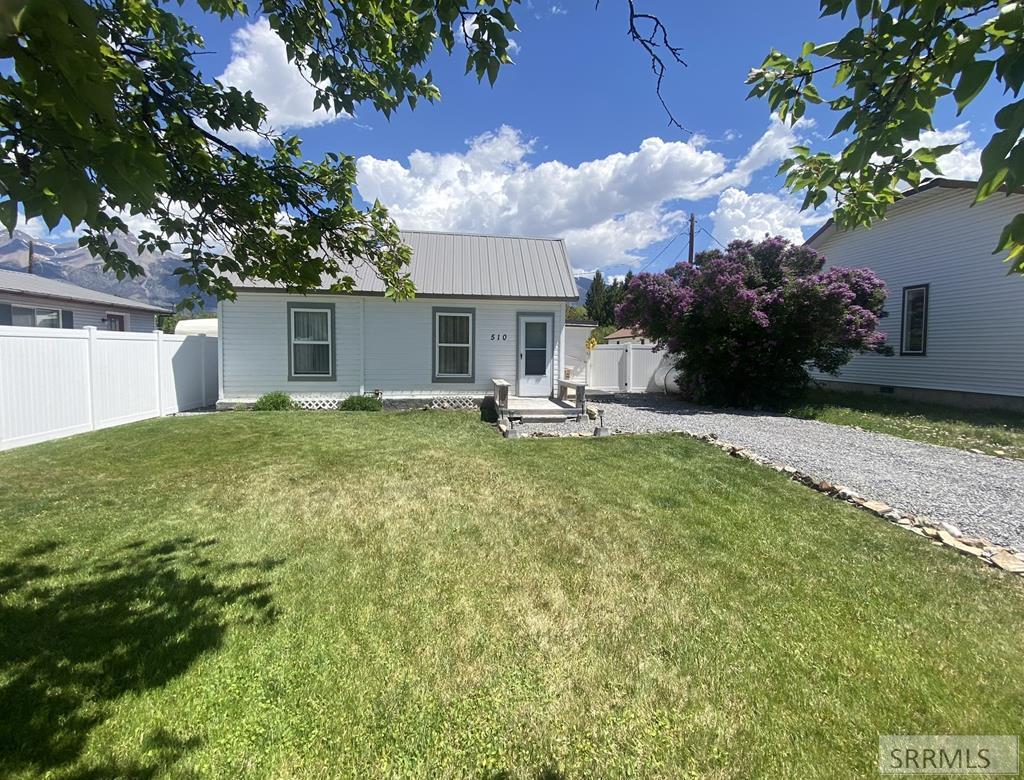 510 Spruce Street Mackay, ID 83251 - Photo 2 of 41