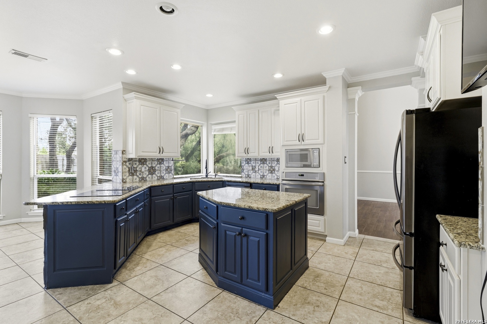 4114 Luckenbach Road San Antonio, TX 78251 - Photo 9 of 29
