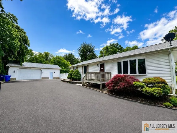 $3,700 | 2370 Highway 130, North Brunswick, NJ 08902