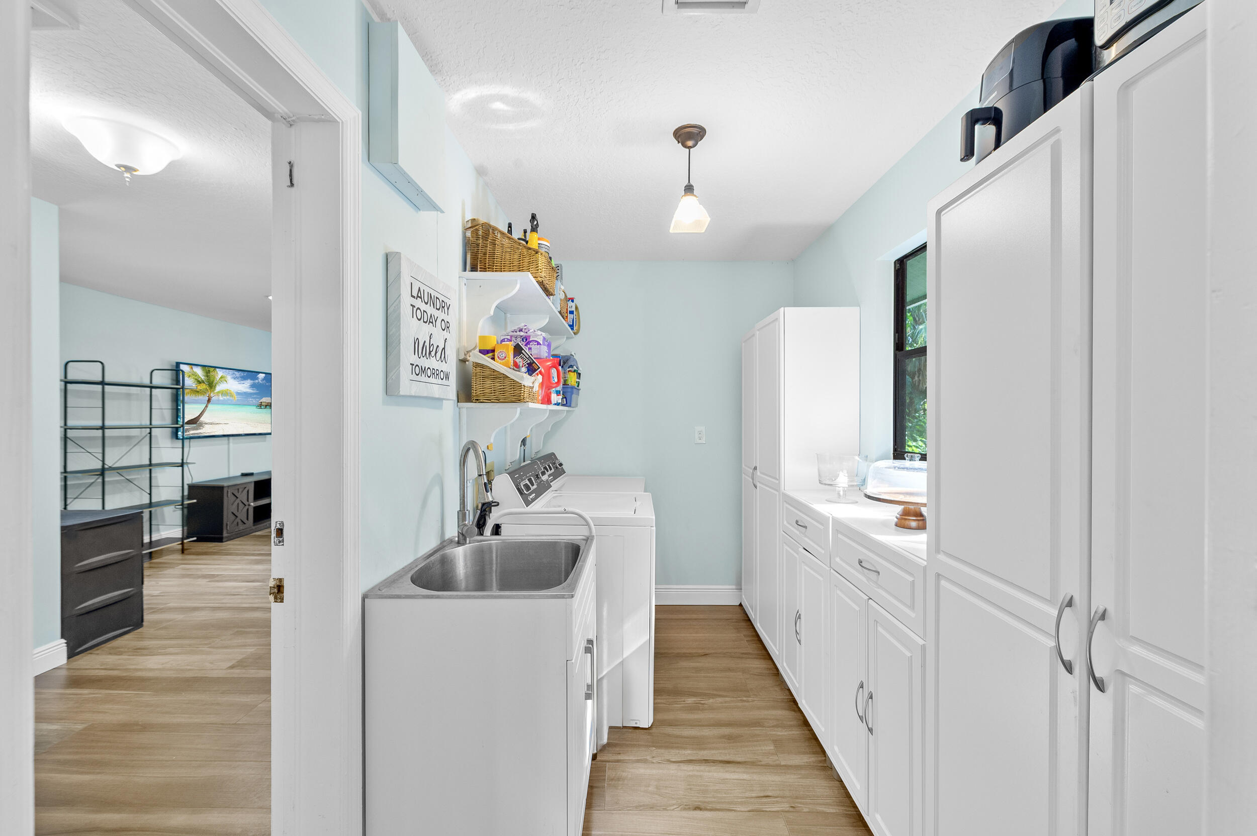 9207 166th Way North Jupiter, FL 33478 - Photo 17 of 34 Laundry