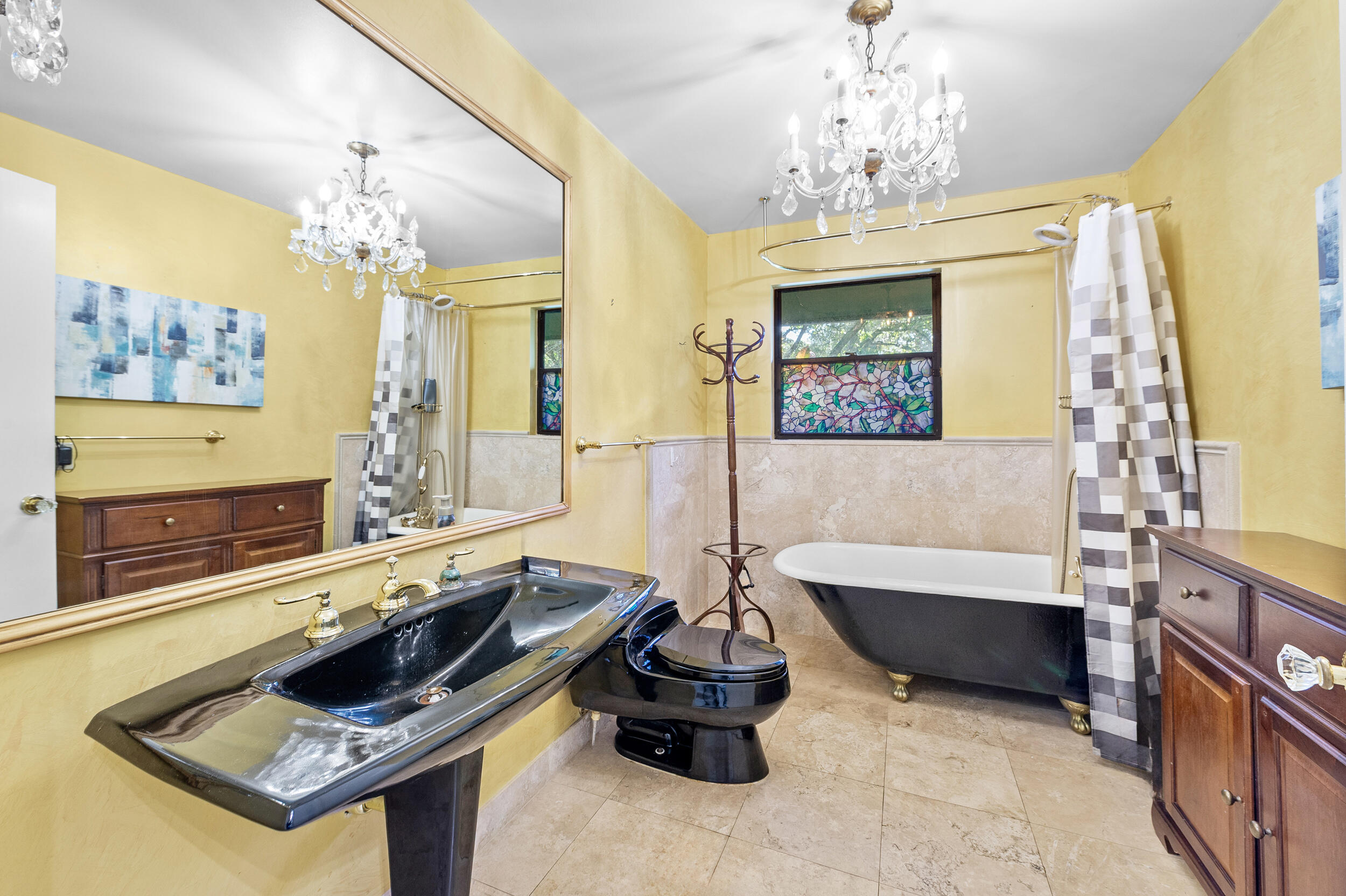 9207 166th Way North Jupiter, FL 33478 - Photo 27 of 34 Guest Bath