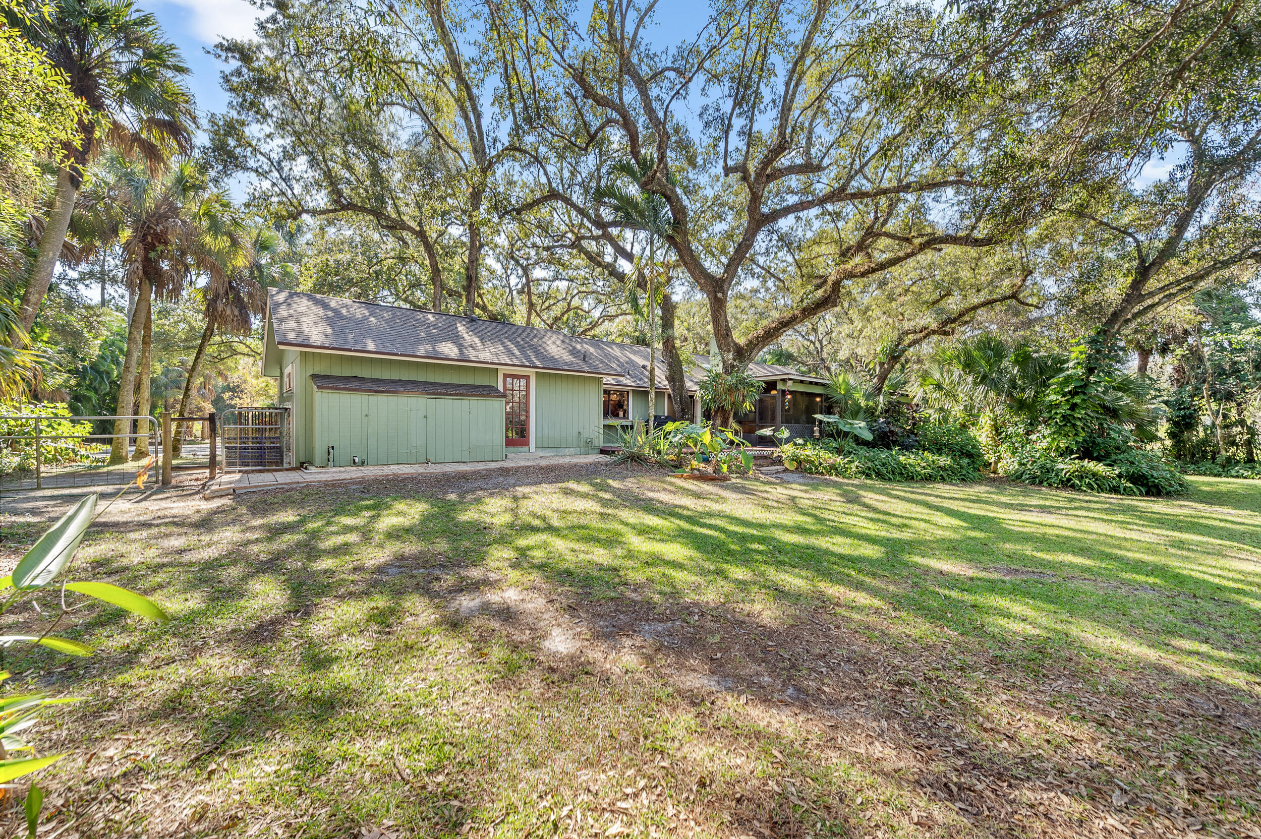 9207 166th Way North Jupiter, FL 33478 - Photo 31 of 34 Back of House