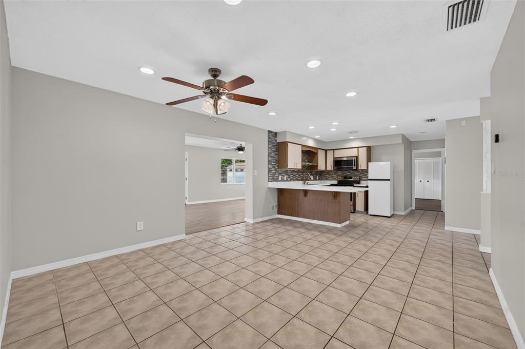 4854 Rabama Place Orlando, FL 32812 - Photo 7 of 29 Gallery Image 7
