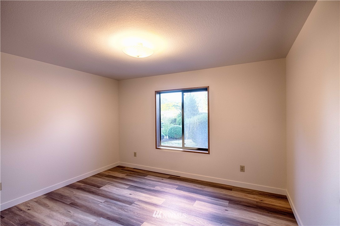 24027 10th Place West Bothell, WA 98021 - Photo 25 of 40