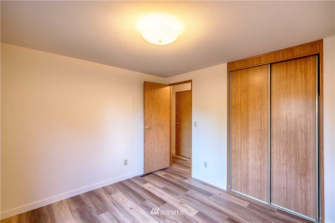 24027 10th Place West Bothell, WA 98021 - Photo 26 of 40