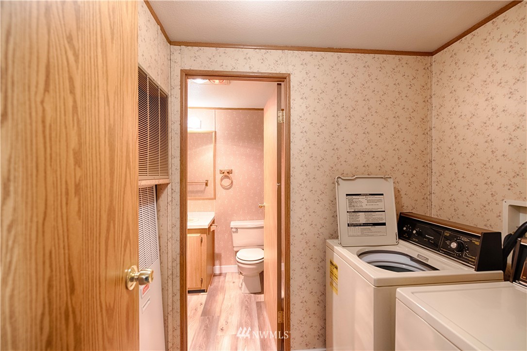 24027 10th Place West Bothell, WA 98021 - Photo 8 of 40