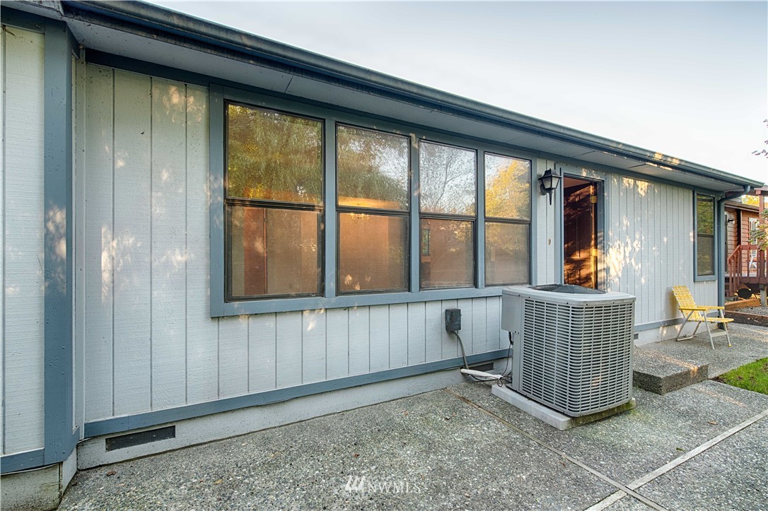 24027 10th Place West Bothell, WA 98021 - Photo 10 of 40