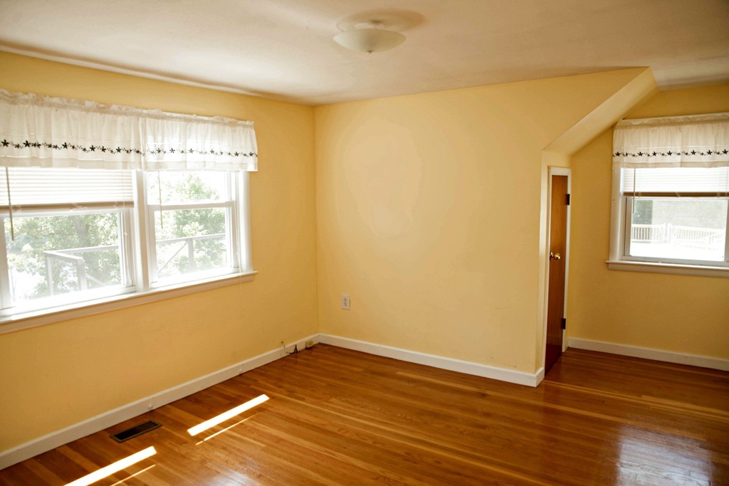 502 Riverside Drive Lawrence, MA 01841 - Photo 6 of 9 Gallery Image 6